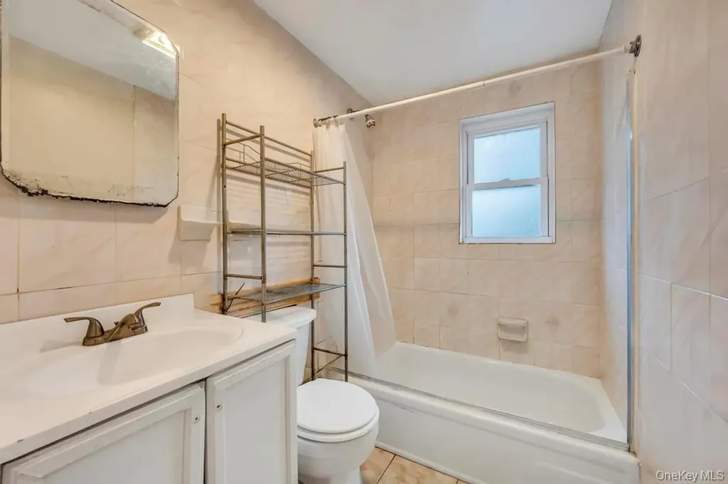626 Winthrop Drive Uniondale NY 11553