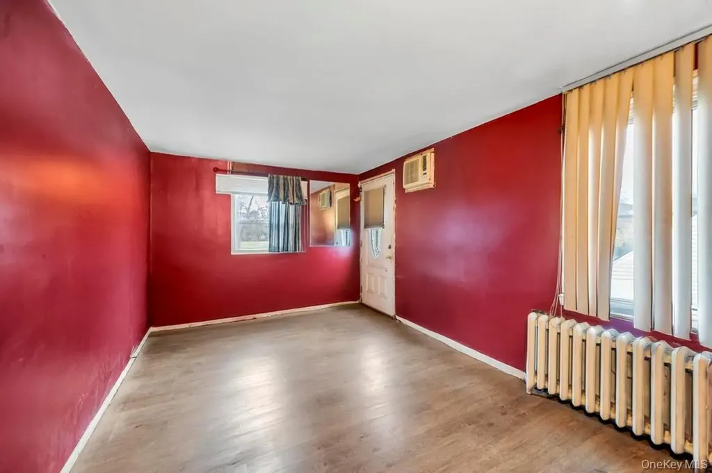626 Winthrop Drive Uniondale NY 11553