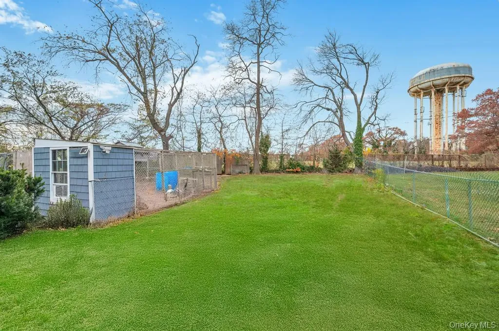 626 Winthrop Drive Uniondale NY 11553