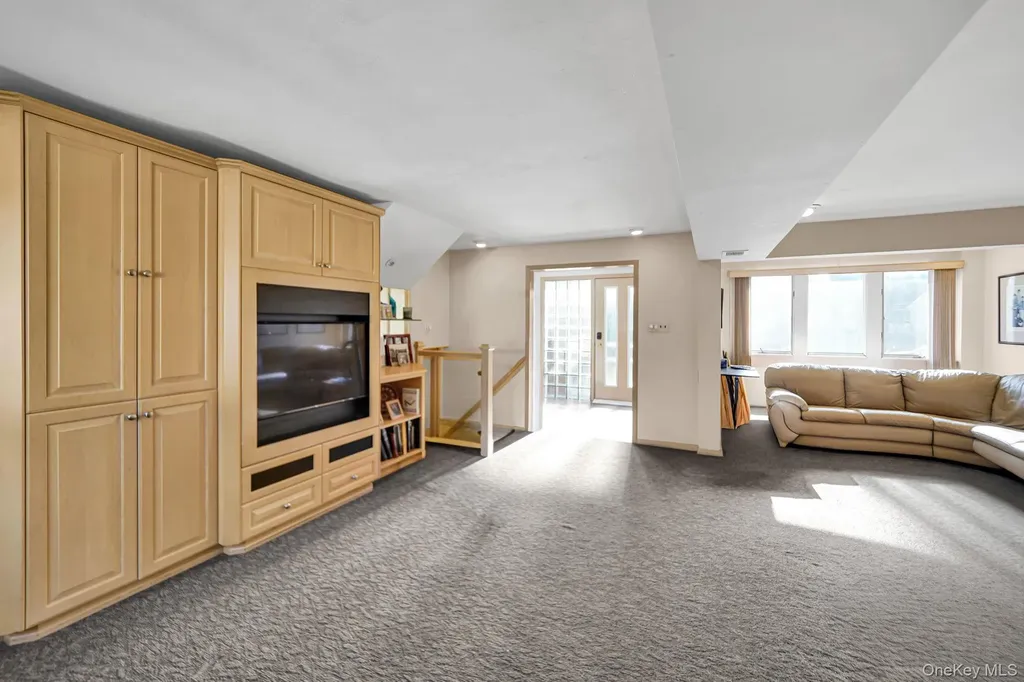 11 Fordham Drive Plainview NY 11803
