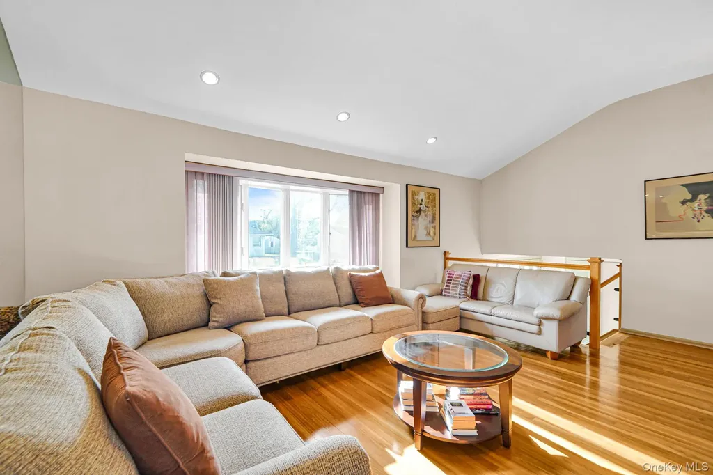11 Fordham Drive Plainview NY 11803