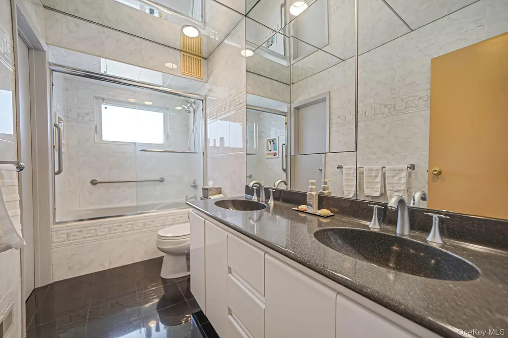 11 Fordham Drive Plainview NY 11803