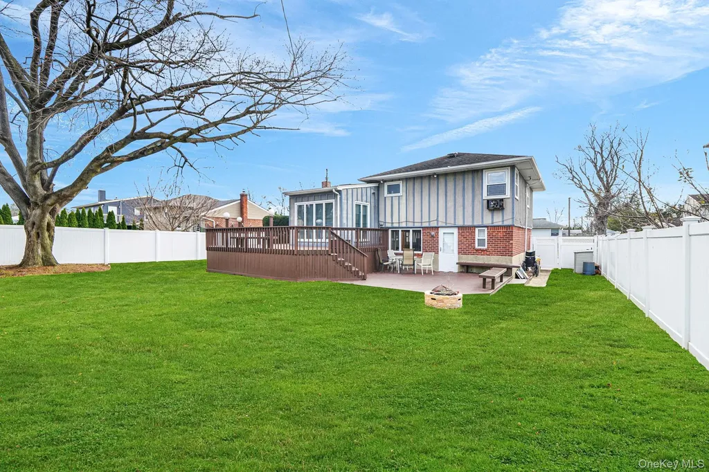 11 Fordham Drive Plainview NY 11803