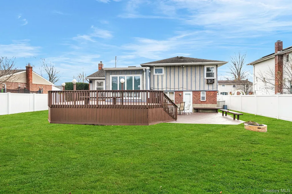 11 Fordham Drive Plainview NY 11803