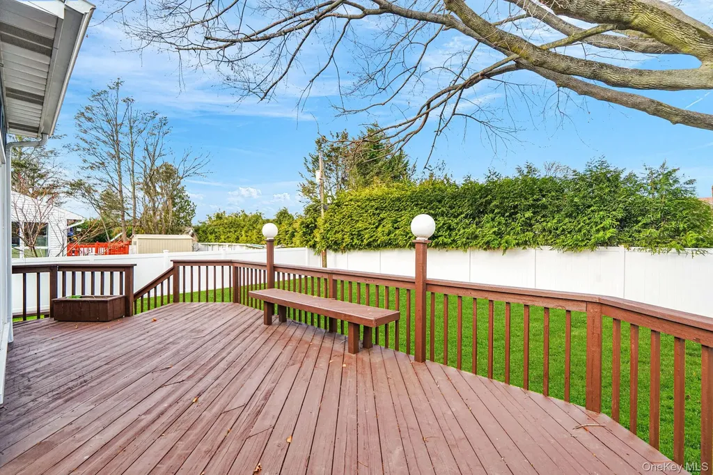 11 Fordham Drive Plainview NY 11803