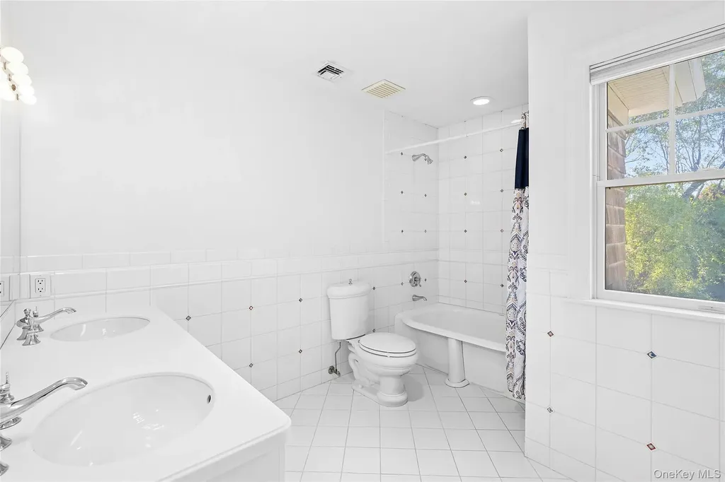46A Tanners Neck Lane Westhampton NY 11977