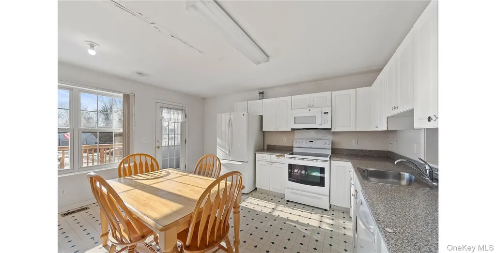 21 Kings Way Pawling NY 12564