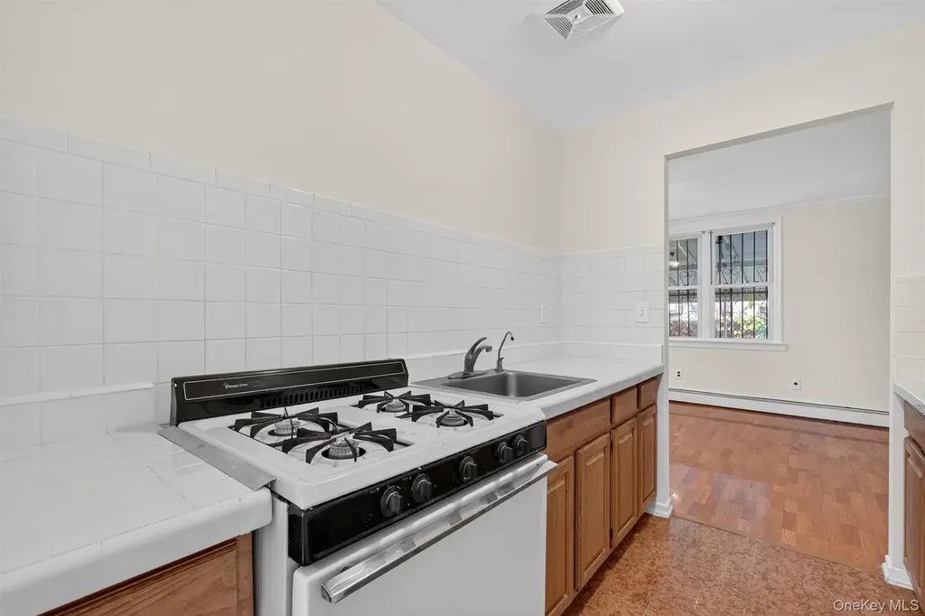 1042 Fox Street Bronx NY 10459