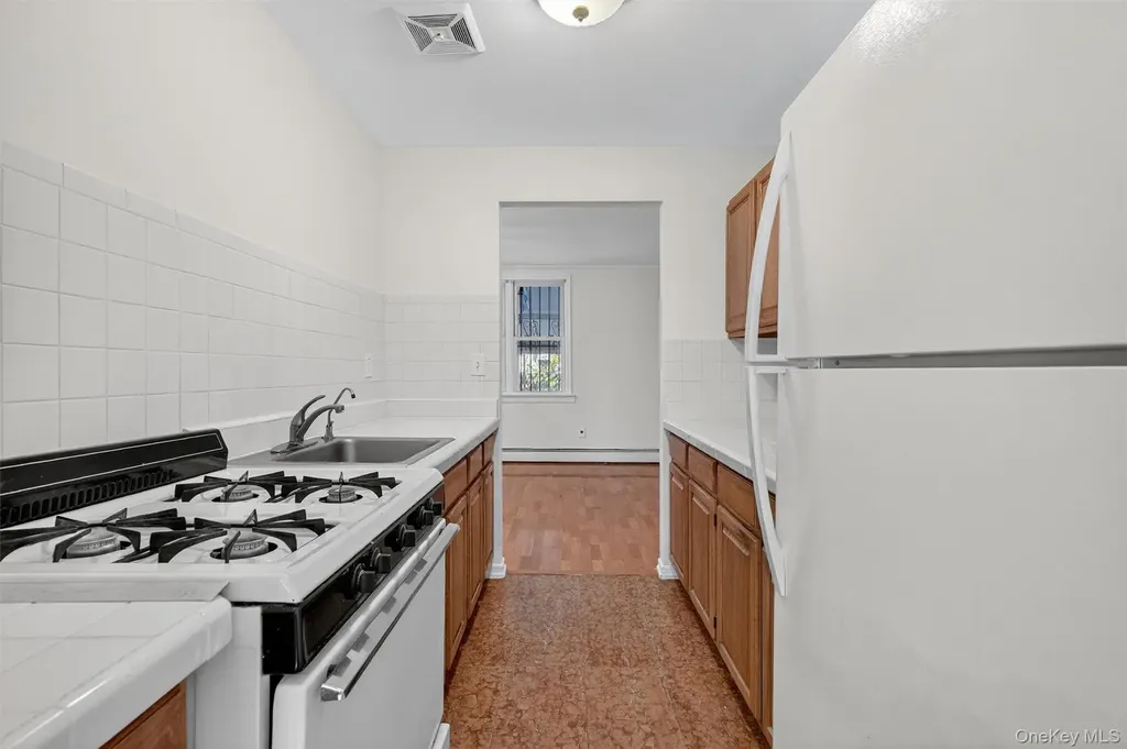 1042 Fox Street Bronx NY 10459