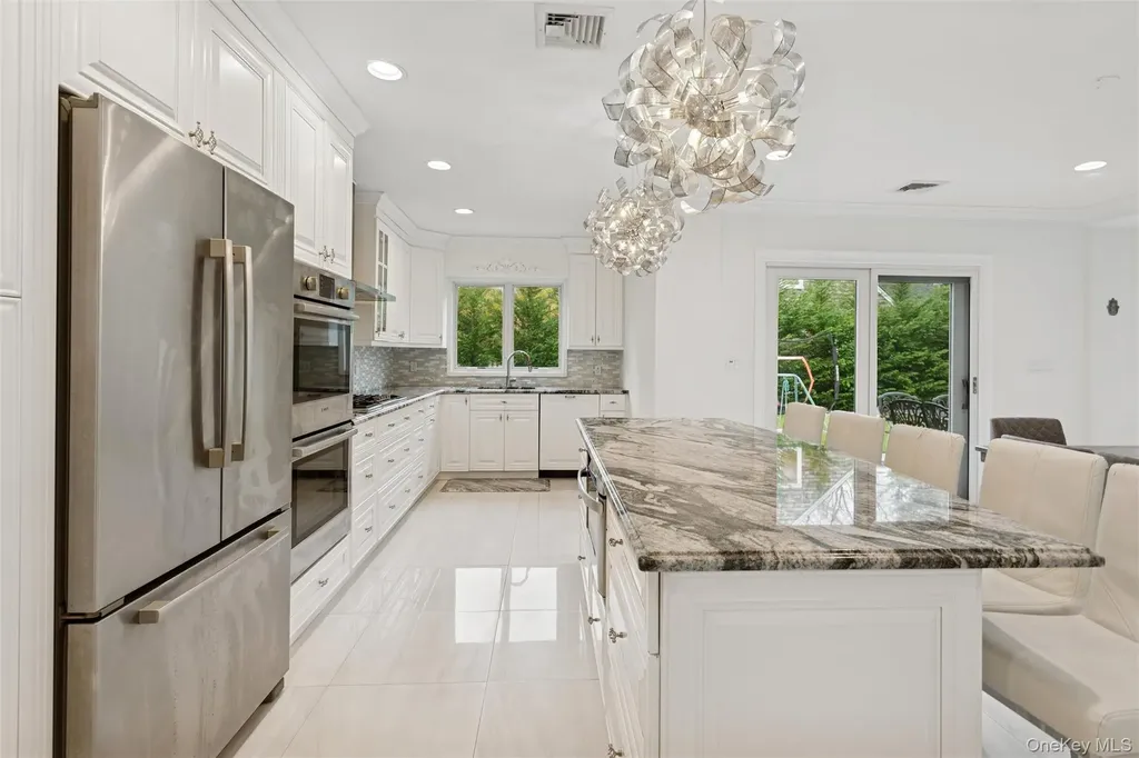 1560 Pebble Lane Hewlett NY 11557