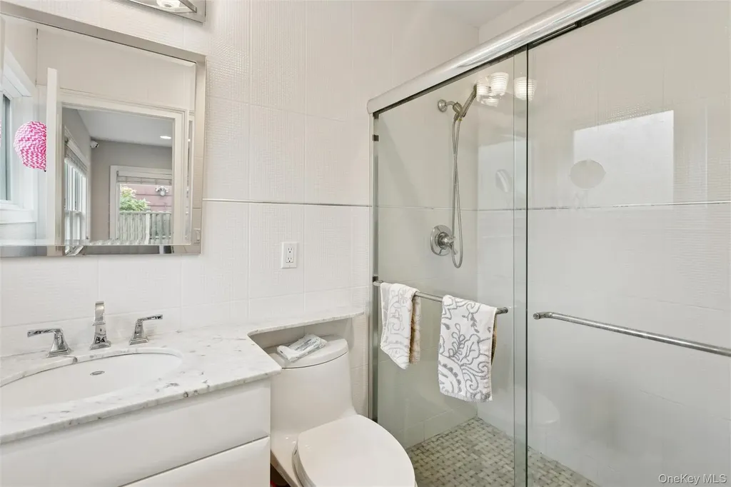 1560 Pebble Lane Hewlett NY 11557