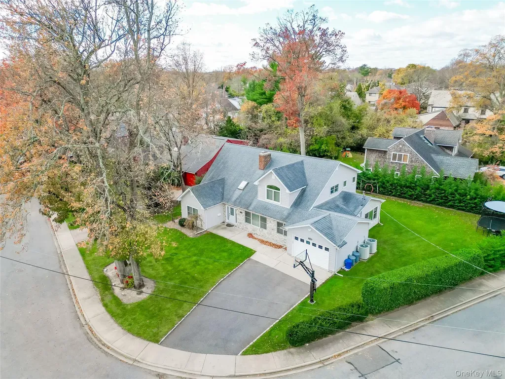 1560 Pebble Lane Hewlett NY 11557