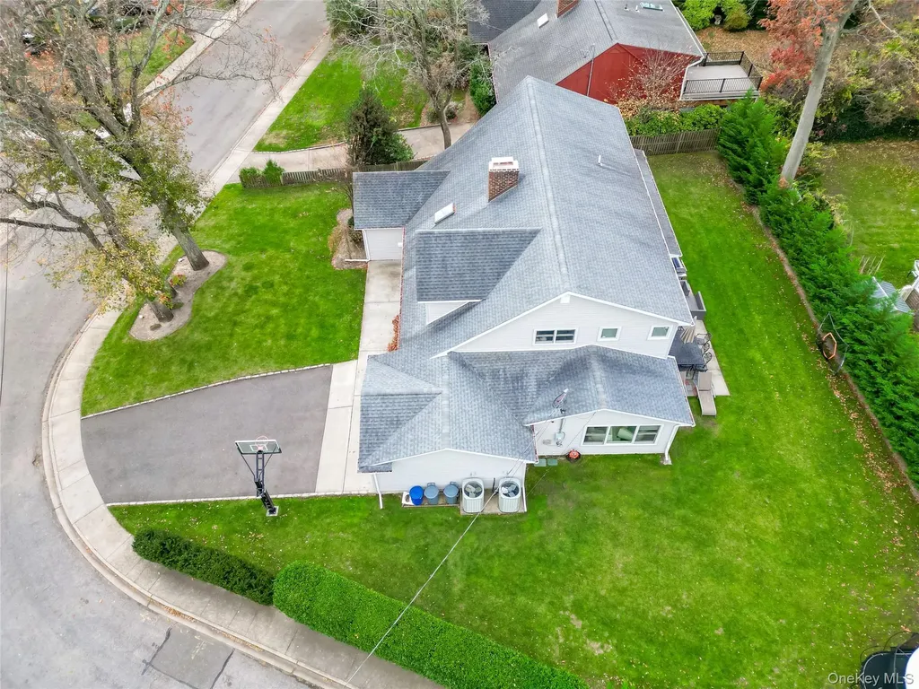 1560 Pebble Lane Hewlett NY 11557