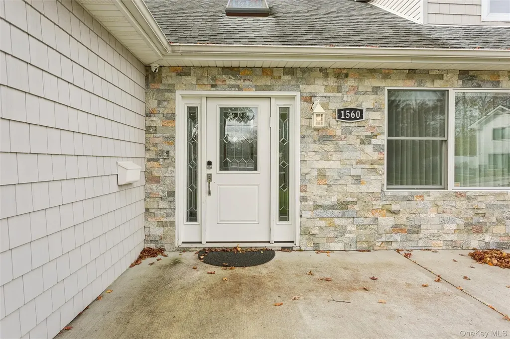 1560 Pebble Lane Hewlett NY 11557