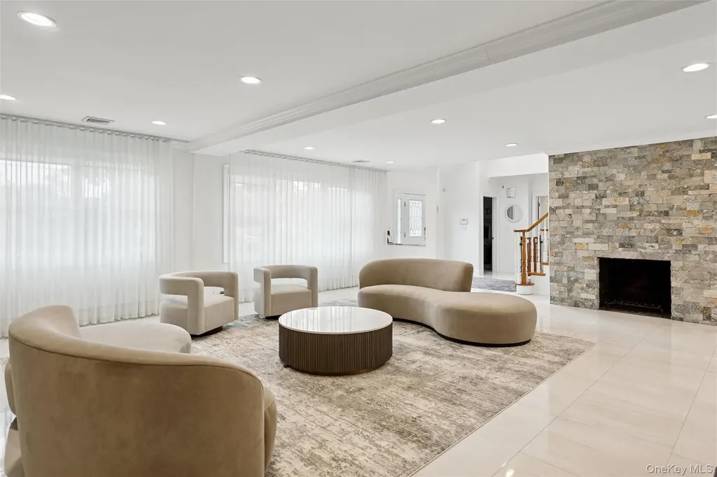 1560 Pebble Lane Hewlett NY 11557