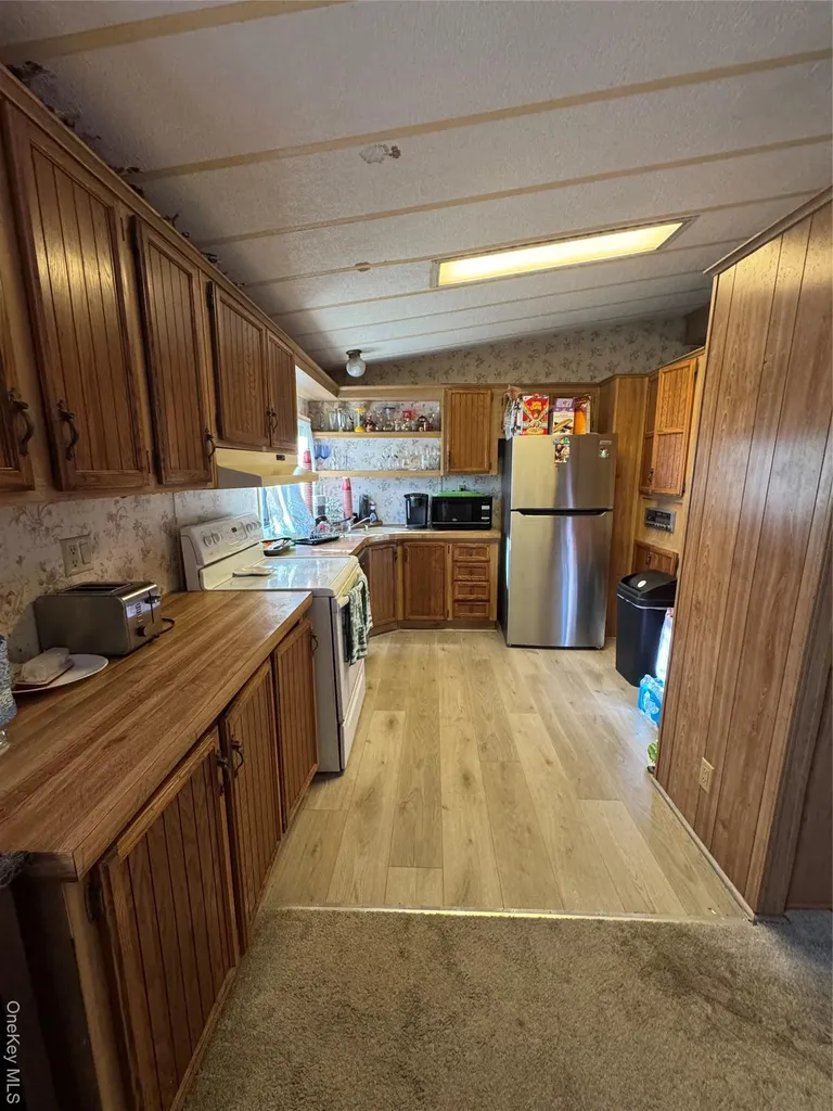 92 Willow Drive East Quogue NY 11942