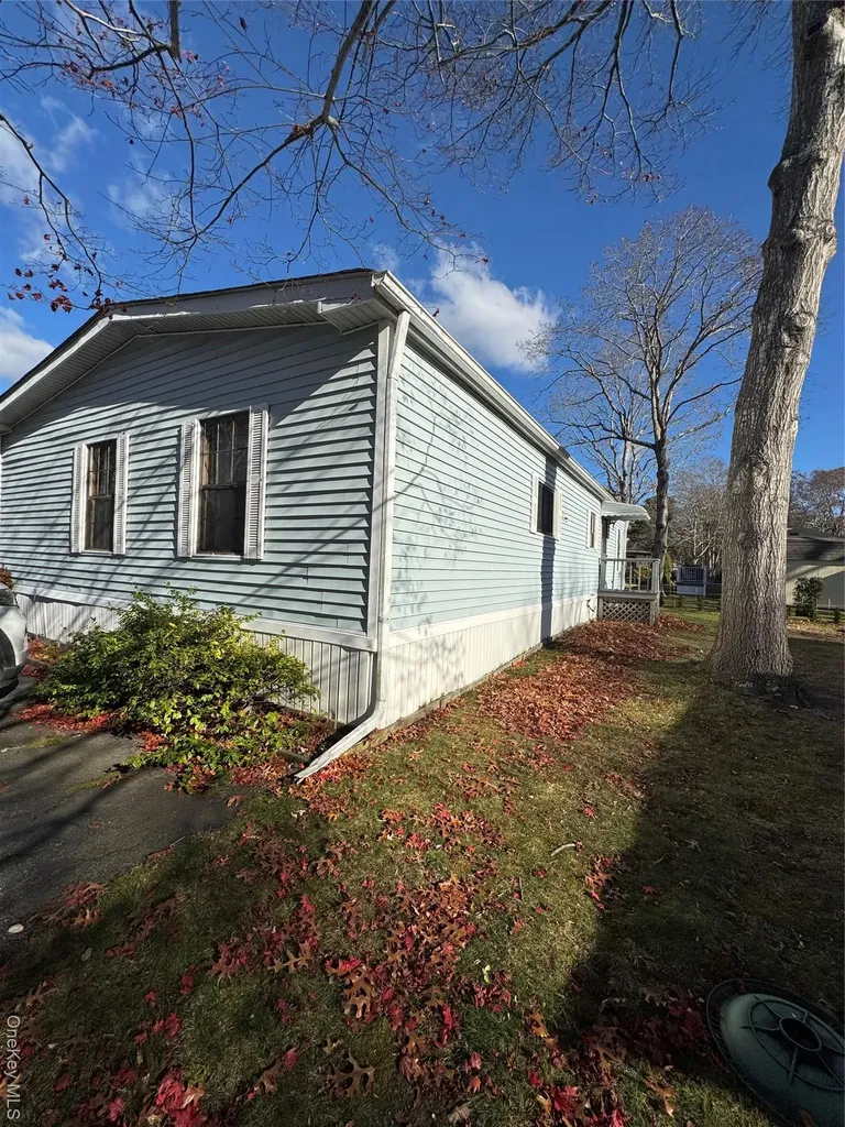 92 Willow Drive East Quogue NY 11942