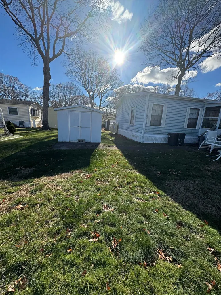 92 Willow Drive East Quogue NY 11942