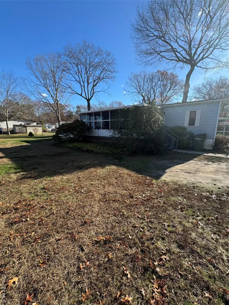 92 Willow Drive East Quogue NY 11942