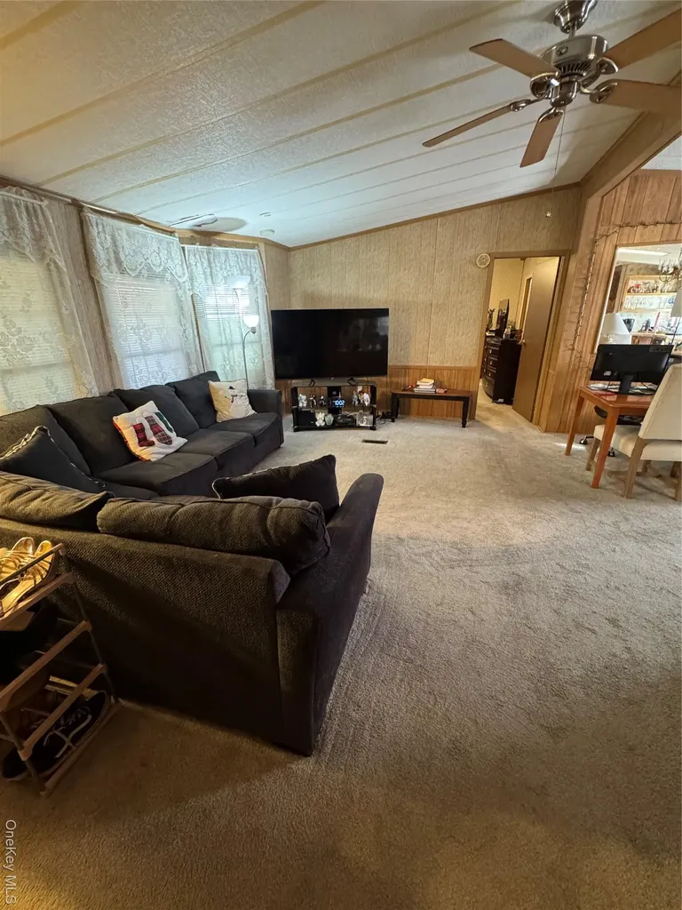 92 Willow Drive East Quogue NY 11942