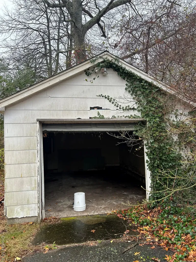 155 Dahlia Drive Mastic Beach NY 11951