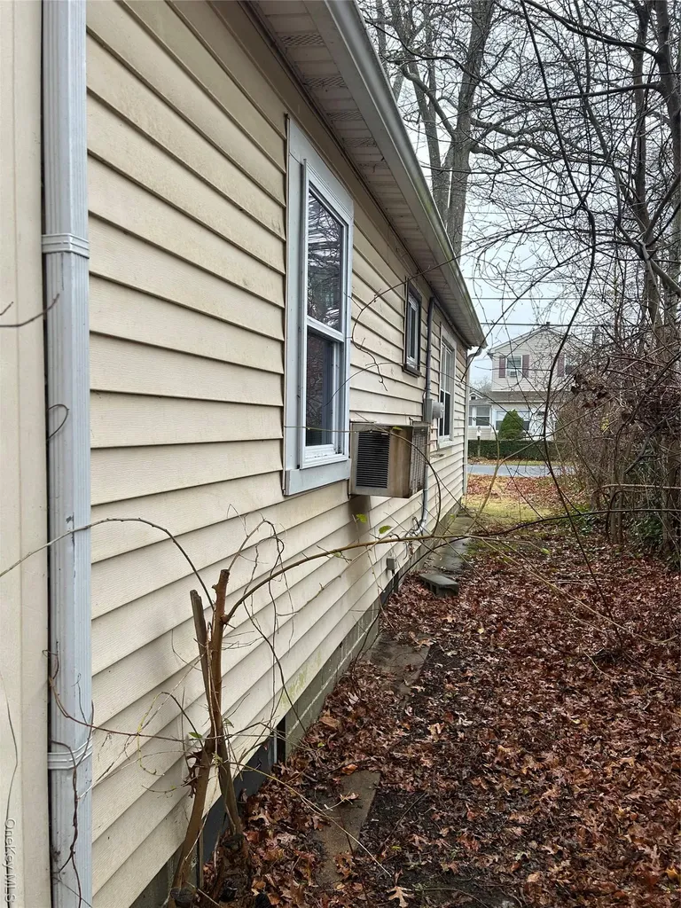 155 Dahlia Drive Mastic Beach NY 11951