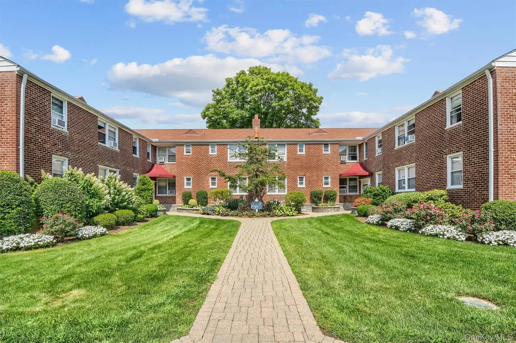 6 Bryant Crescent White Plains NY 10605