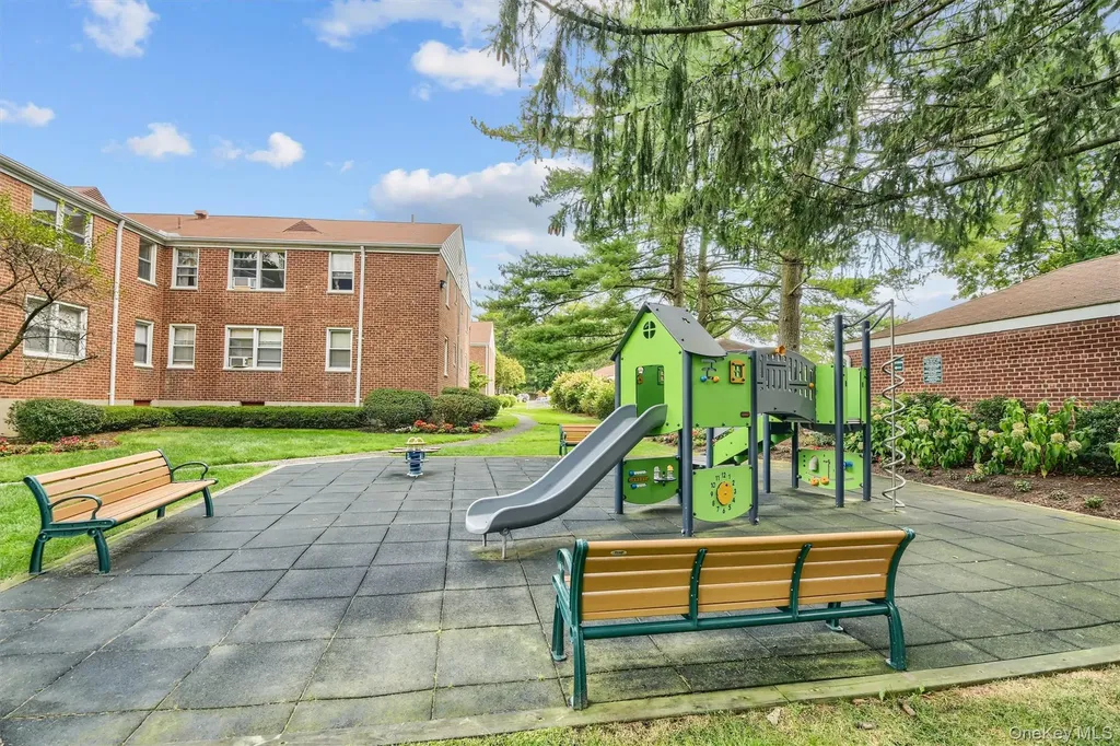 6 Bryant Crescent White Plains NY 10605