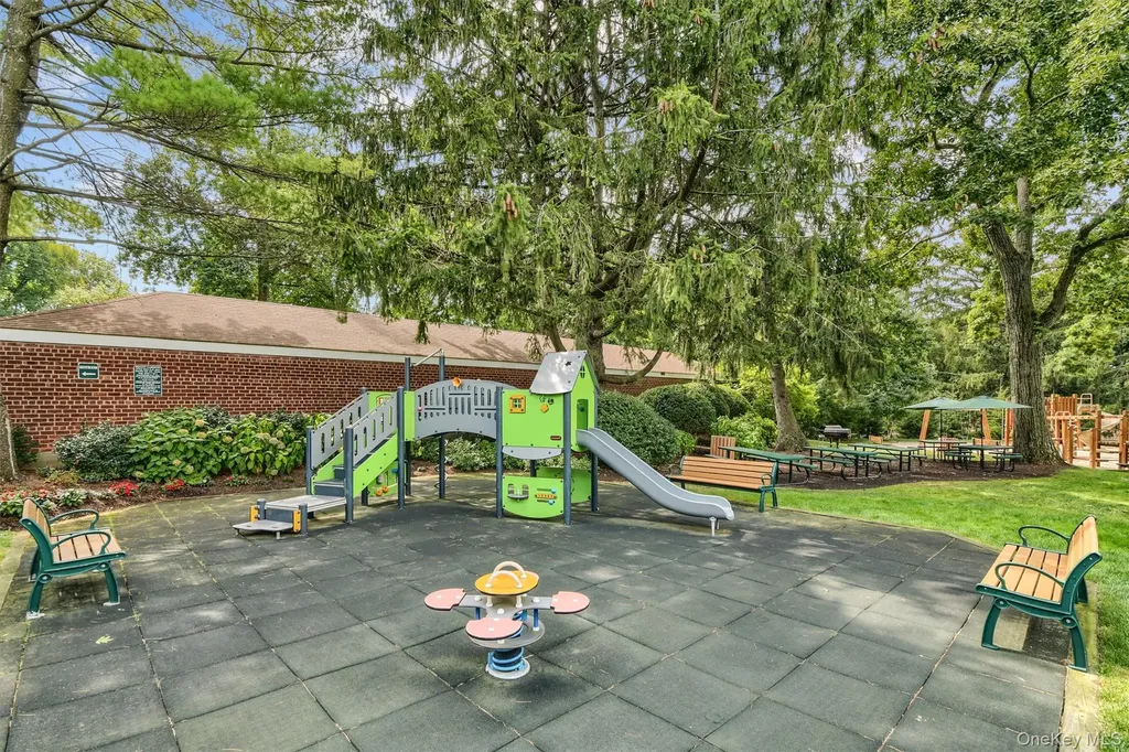 6 Bryant Crescent White Plains NY 10605