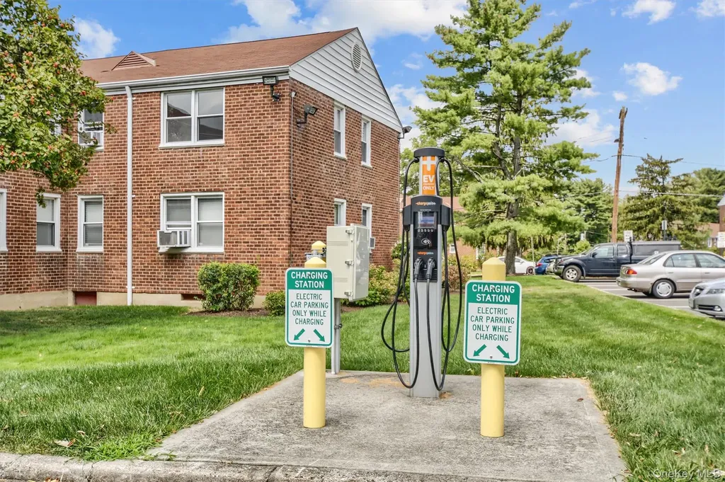 6 Bryant Crescent White Plains NY 10605