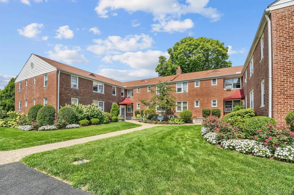 6 Bryant Crescent White Plains NY 10605