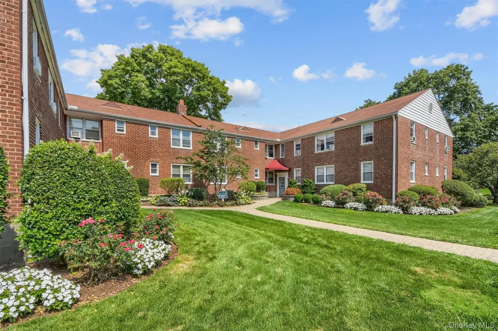 6 Bryant Crescent White Plains NY 10605