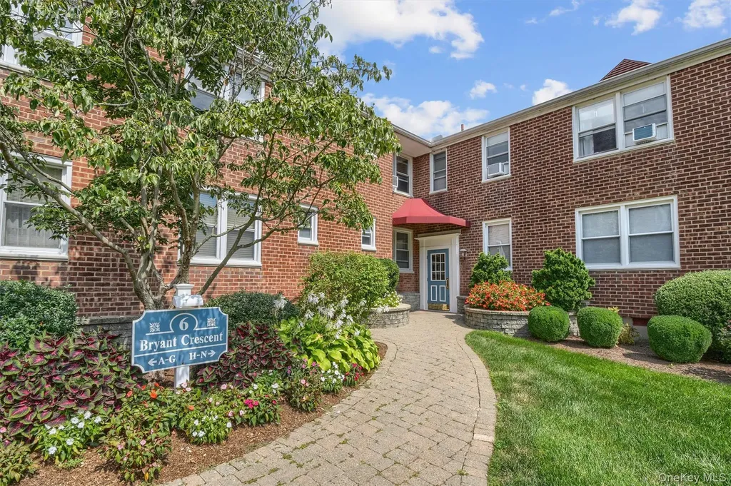 6 Bryant Crescent White Plains NY 10605