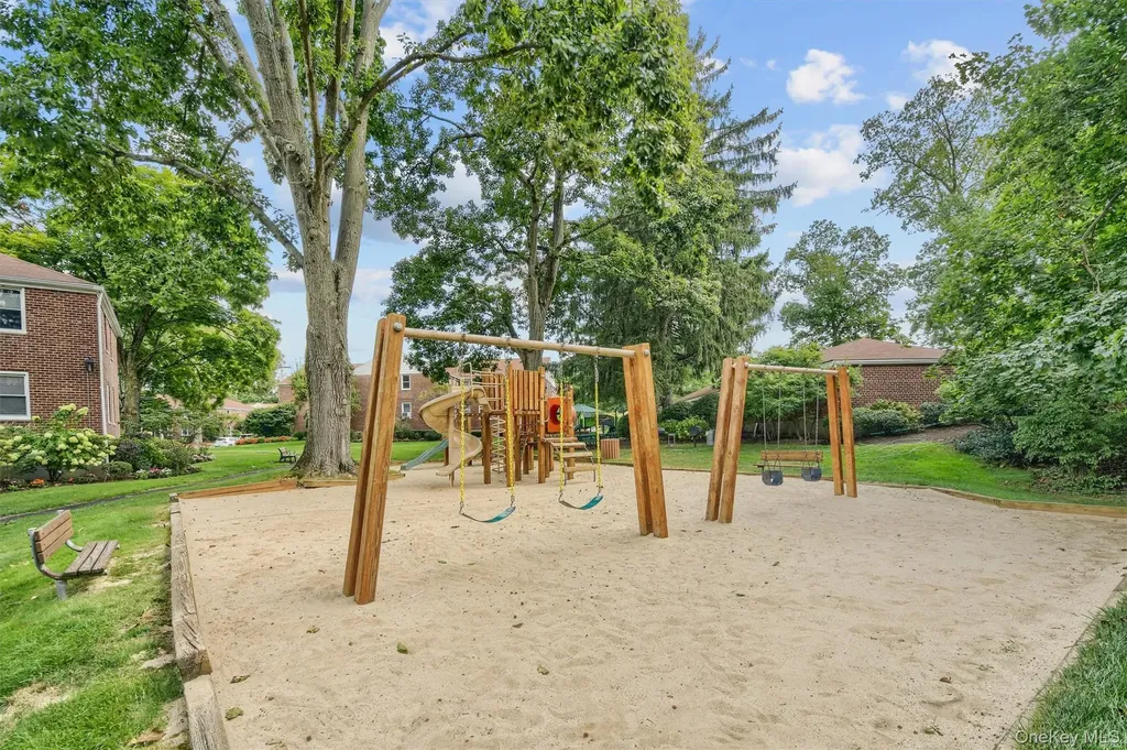 6 Bryant Crescent White Plains NY 10605