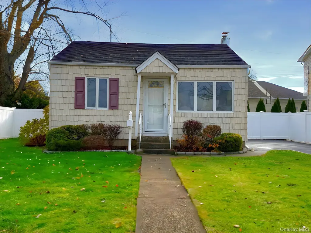 6 Glenda Drive West Babylon NY 11704