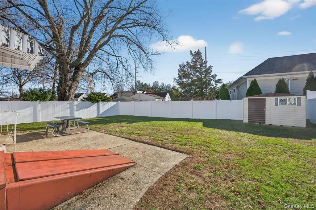 6 Glenda Drive West Babylon NY 11704