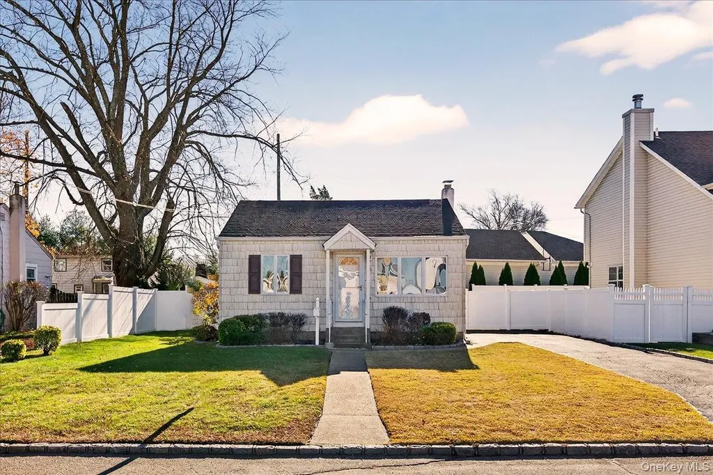 6 Glenda Drive West Babylon NY 11704