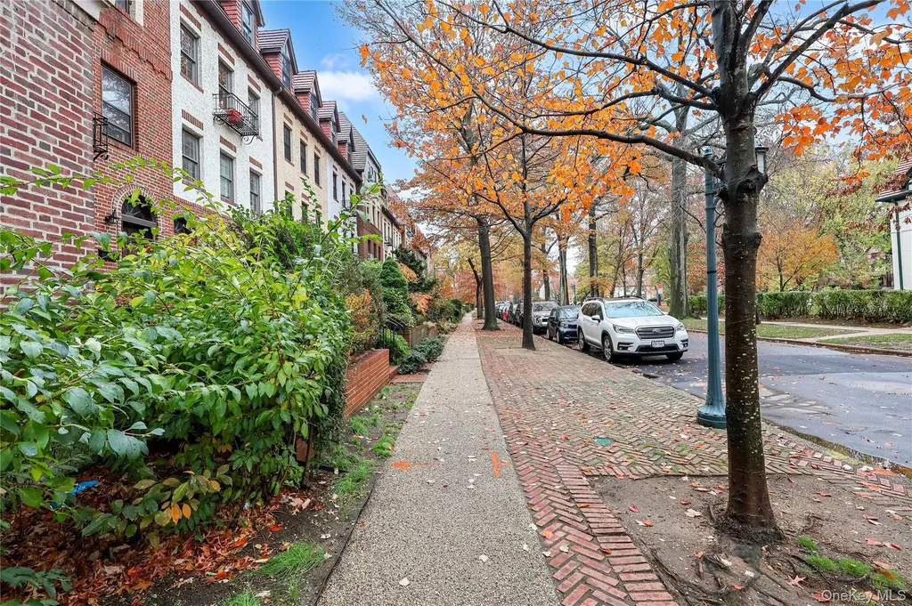 150 Burns Street Forest Hills NY 11375