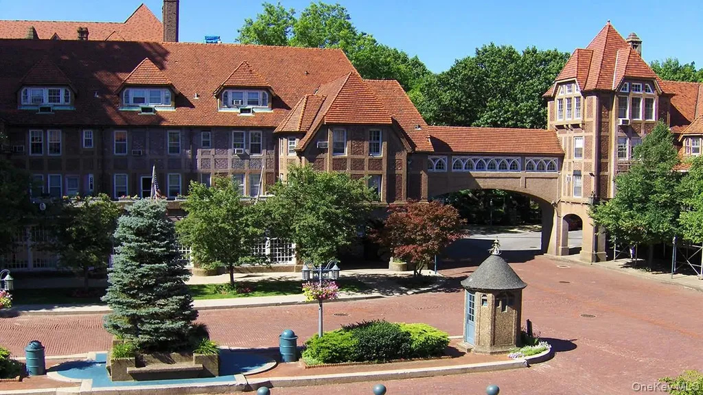 150 Burns Street Forest Hills NY 11375