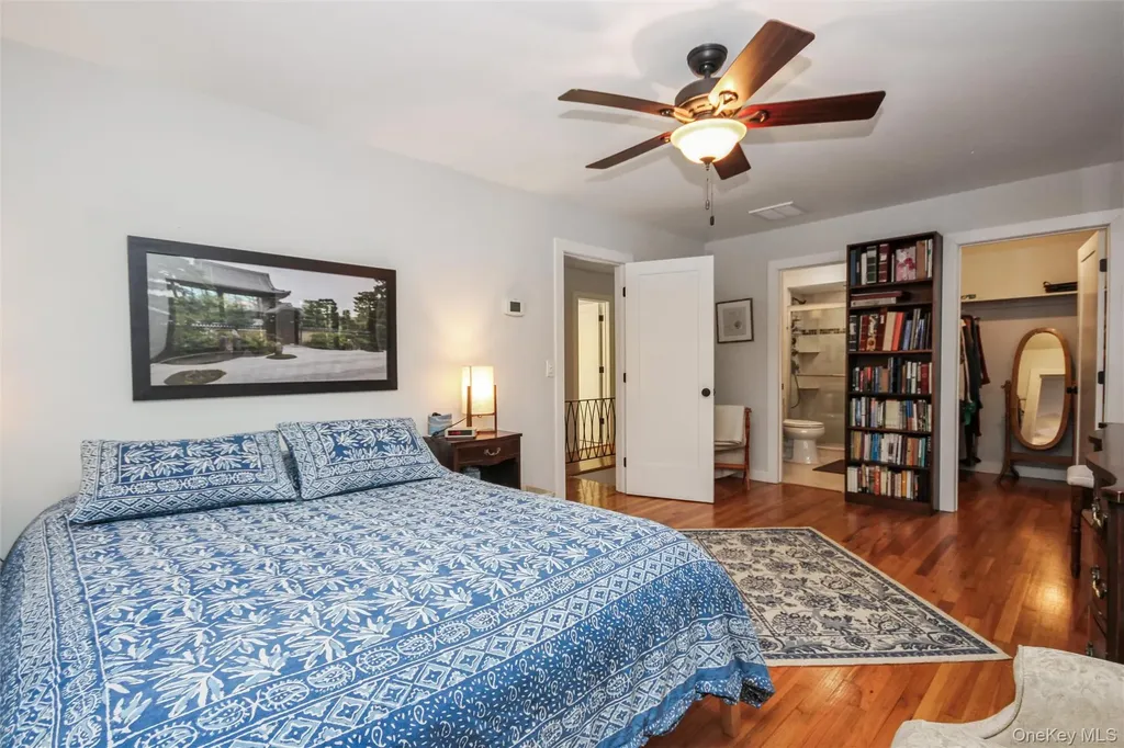 5 Van Court Hyde Park NY 12538