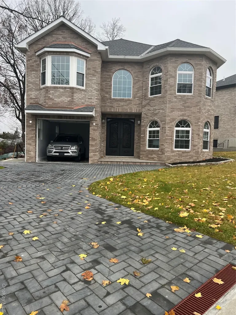 23 Sunlight Hill Yonkers NY 10704