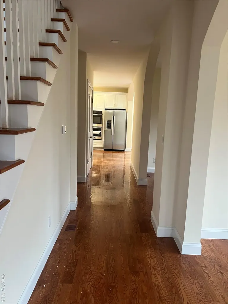 23 Sunlight Hill Yonkers NY 10704
