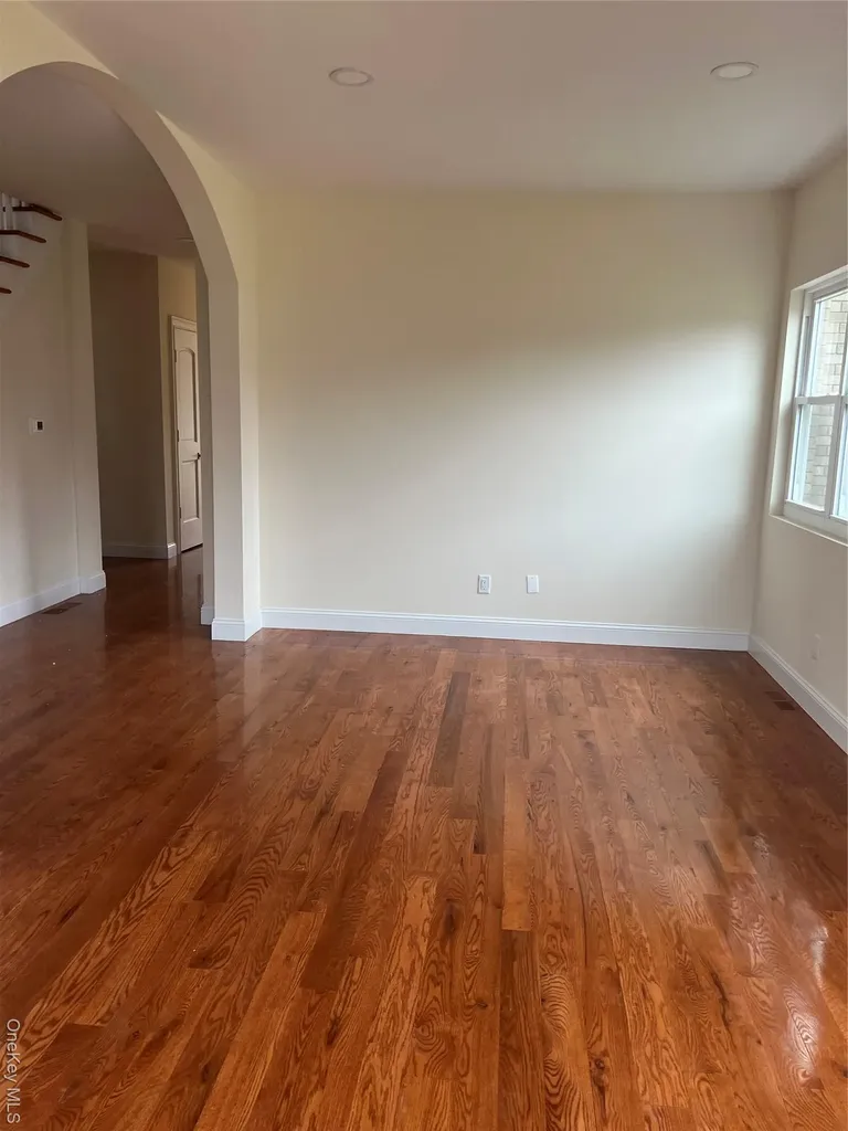 23 Sunlight Hill Yonkers NY 10704