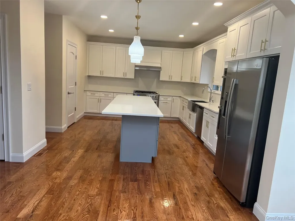 23 Sunlight Hill Yonkers NY 10704