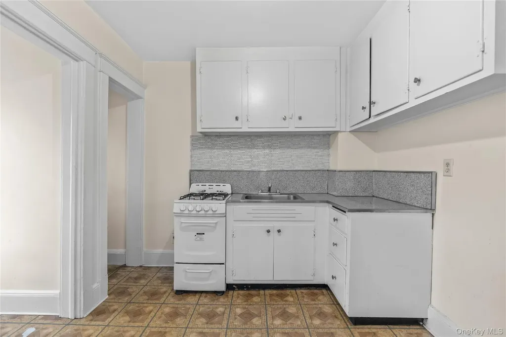 63 Grant Avenue White Plains NY 10603