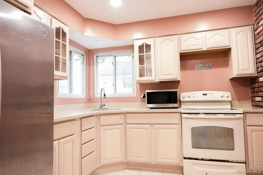 1322 Barry Drive S Valley Stream NY 11580