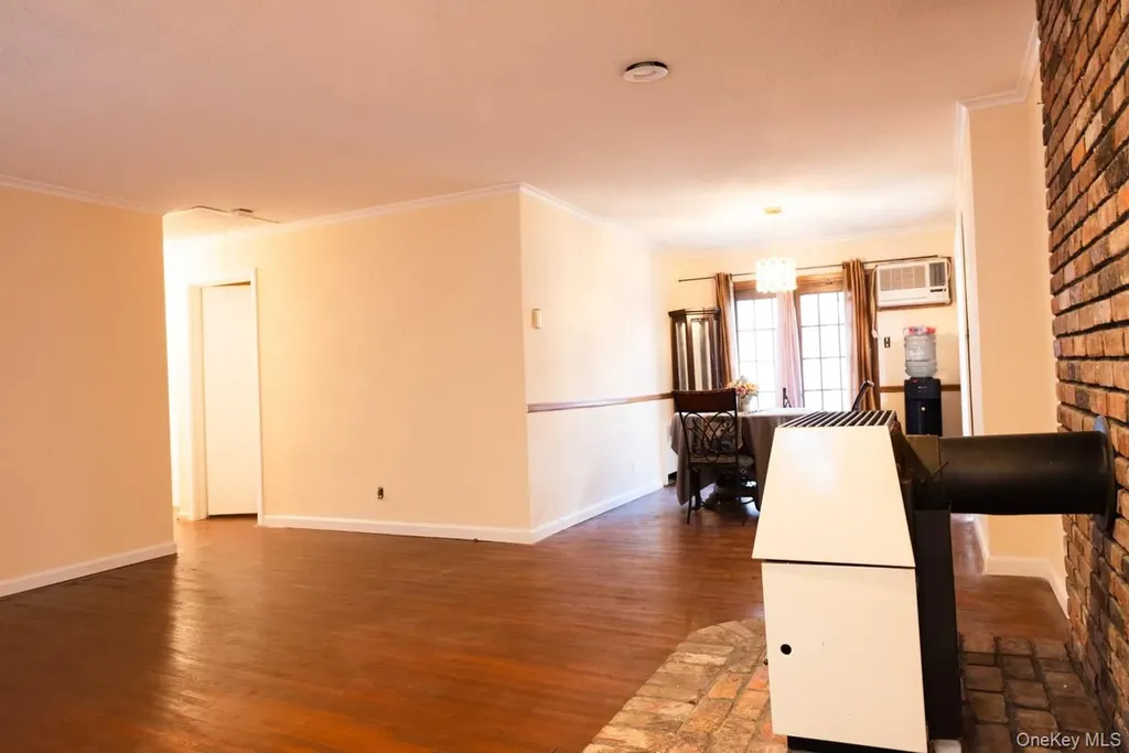 1322 Barry Drive S Valley Stream NY 11580