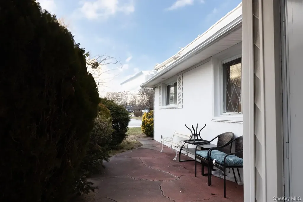 1322 Barry Drive S Valley Stream NY 11580