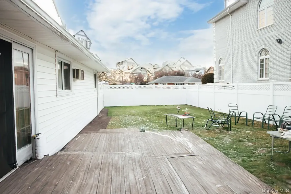 1322 Barry Drive S Valley Stream NY 11580