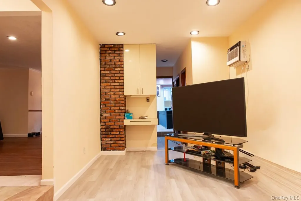 1322 Barry Drive S Valley Stream NY 11580